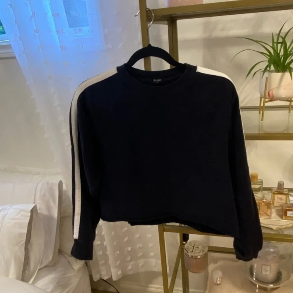 Brandy melville sweatshirt - Picture 3 of 7